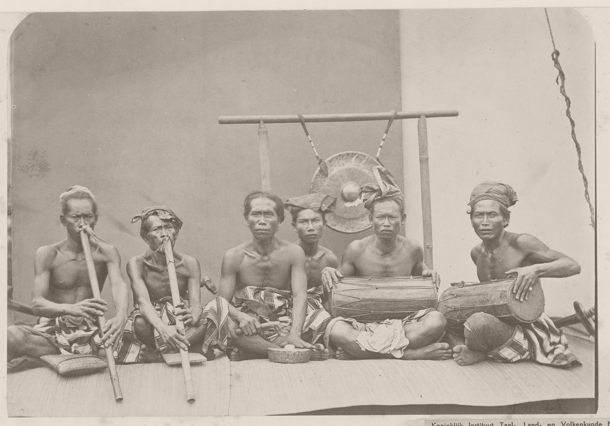 A gamelan orchestra Boeleleng, 1865.