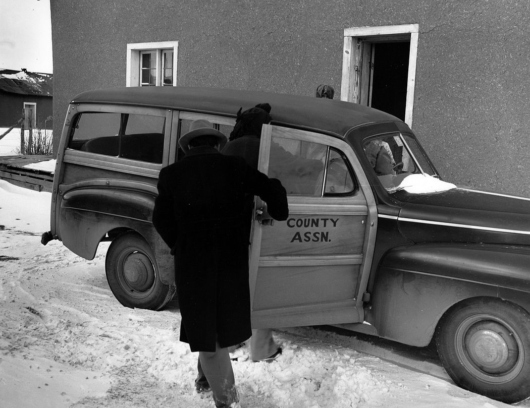 Emergency transport, Peñasco, New Mexico, 1943