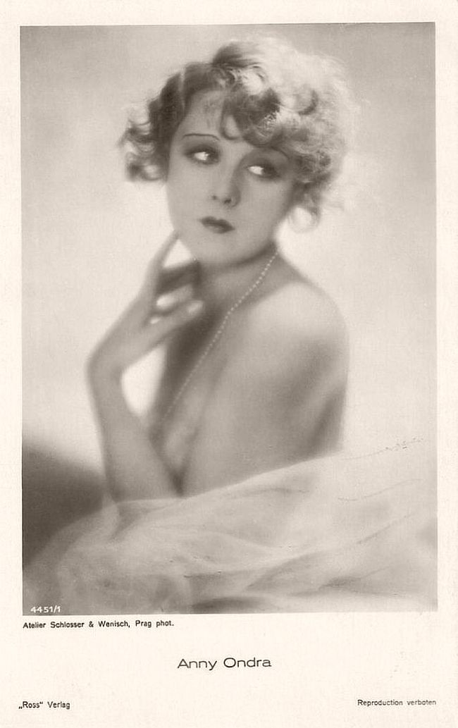 Anny Ondra (1903 - 1987) was a Polish-Czech-Austrian-German-French singer, film and stage actress. During the 1920s and 1930s she was a popular actress in Czech, Austrian and German comedies, and she was Alfred Hitchcock’s first ‘Blonde’.
