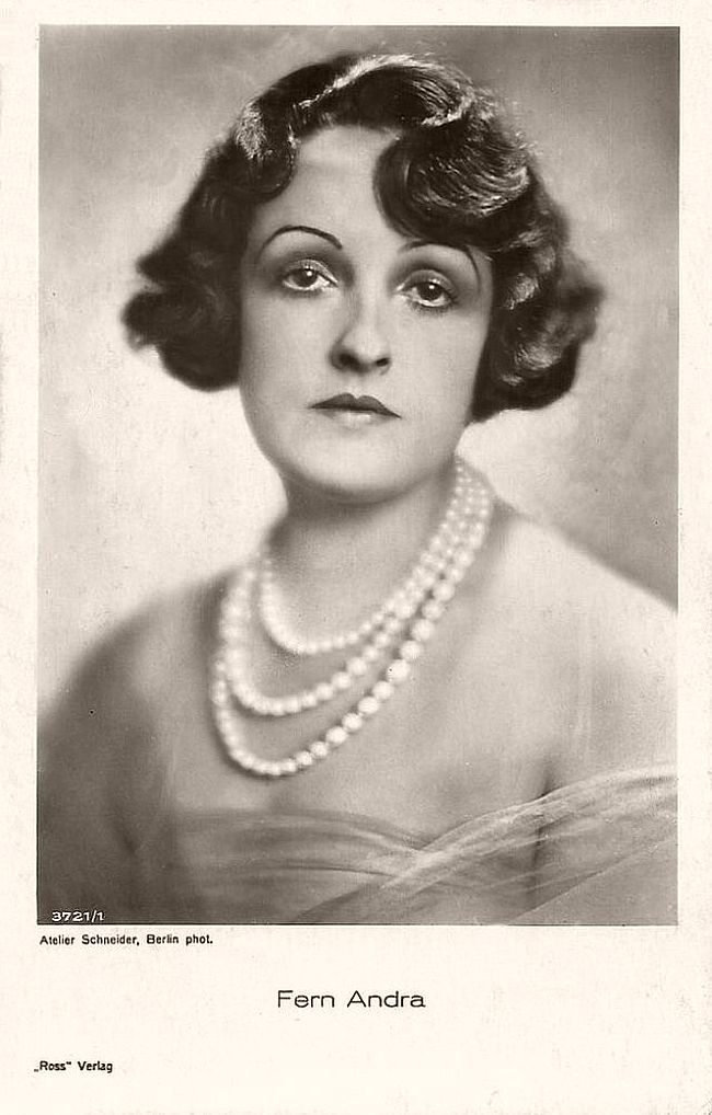 'Modern' American actress Fern Andra (1893-1974) became one of the most popular film stars of the German cinema in the 1910s and early 1920s. In her films she mastered tightroping, riding horse without a saddle, driving cars and motorcycles, bobsleighing, and even boxing.