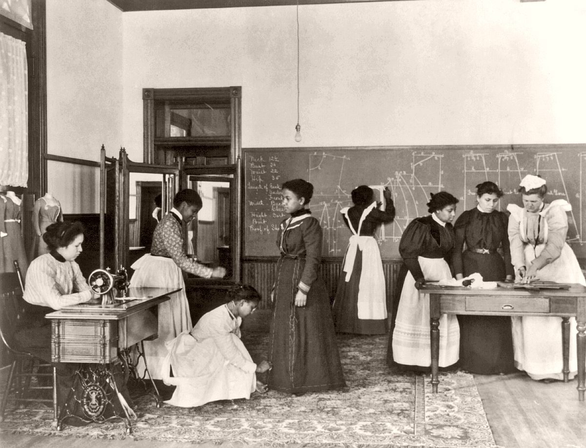 A class in dressmaking, Hampton Institute, Hampton, Virginia, 1899