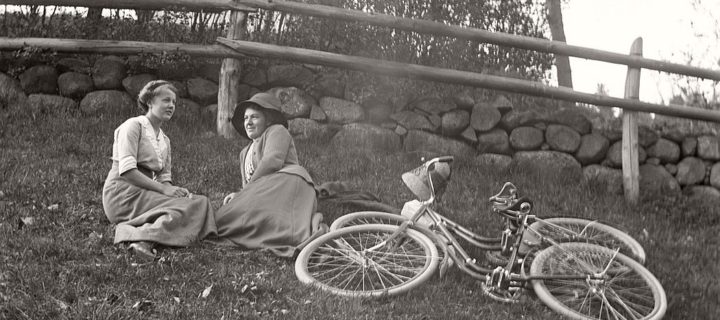 Vintage: Life in Sweden by Oskar Jarén (1910s-1920s)