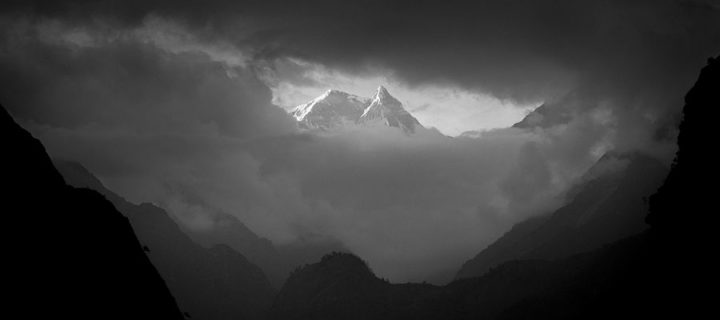 Julien Fumard: Himalaya – Titans of Light & Shadow