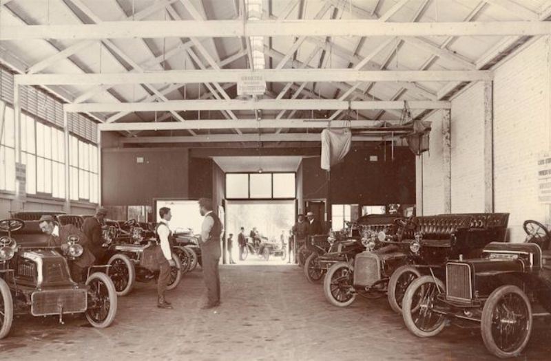 Inside the Lewis Motor House, Victoria Square, Adelaide, c1905-6 