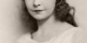 Vintage: Portraits of Lillian Gish (1920s)