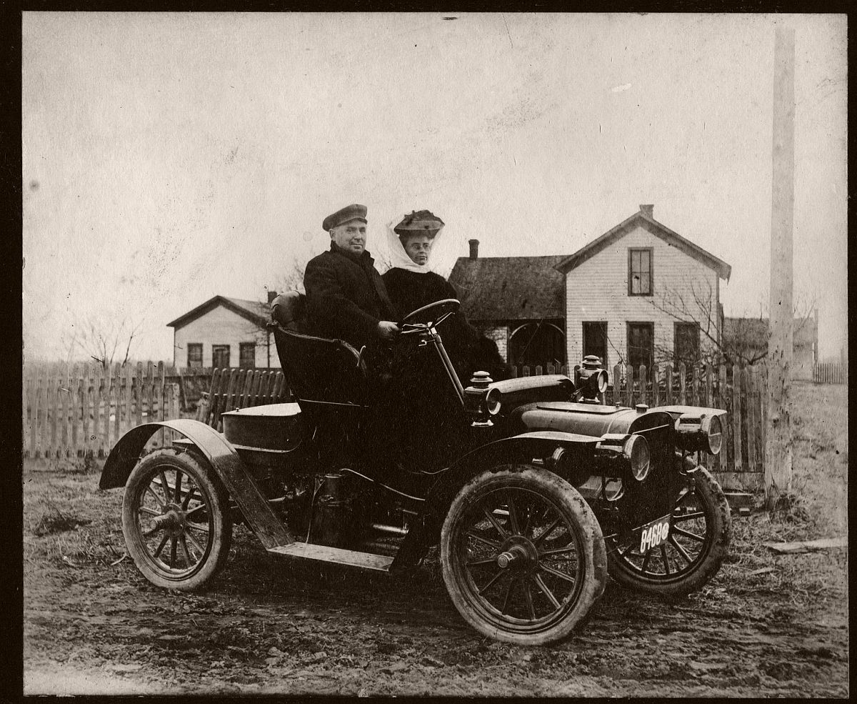 Ohio Couple in 1908 Cadillac Model S