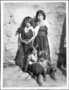 Vintage: American Indian Girls (1900s) | MONOVISIONS - Black & White ...