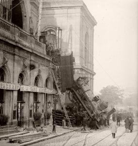 Vintage: Montparnasse Train Derailment in Paris (1895) | MONOVISIONS ...