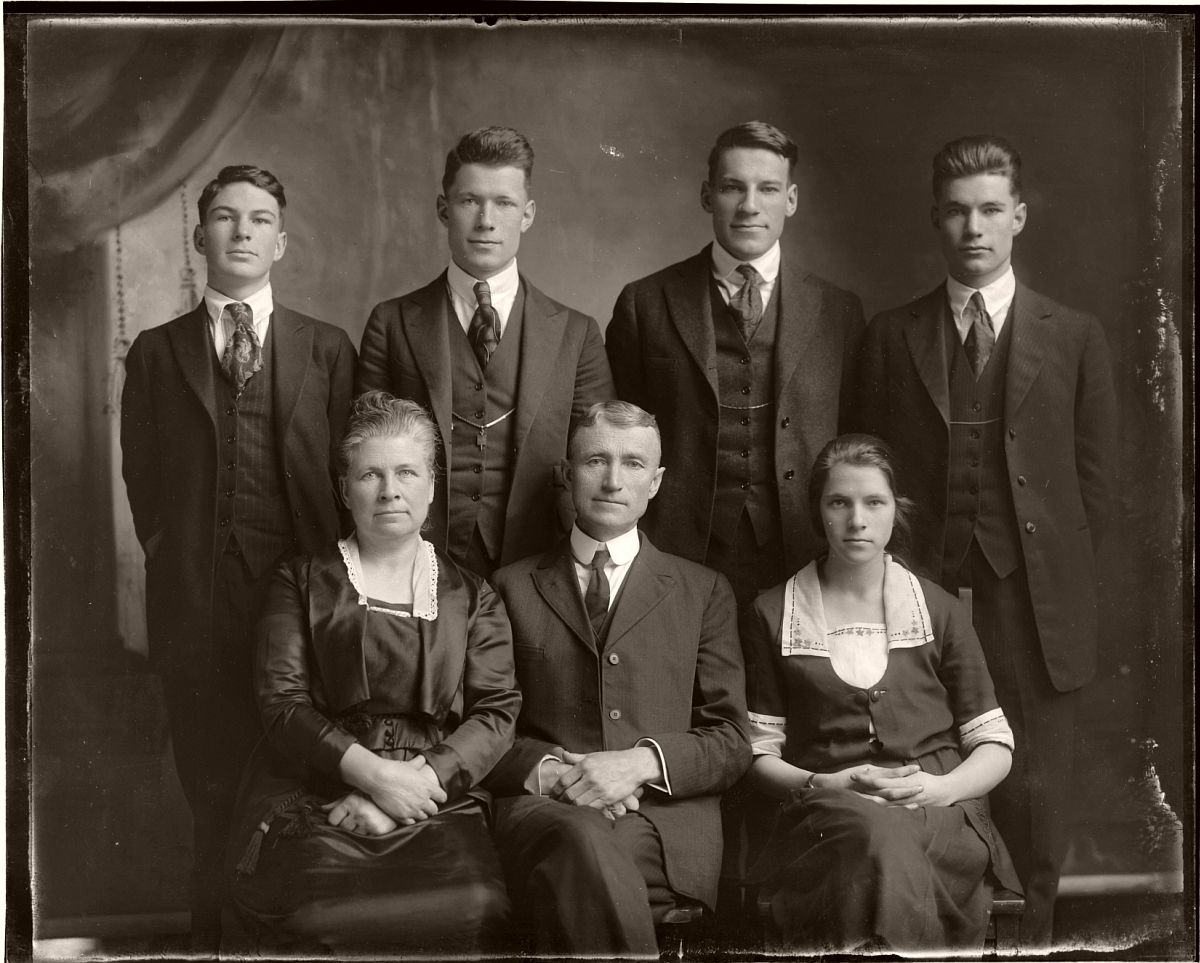 Glass plate negative Family Portraits by Michael Miley (early XX Century)
