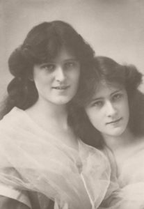 Vintage: Portrait Photos of the Dare Sisters: Phyllis and Zena (early ...