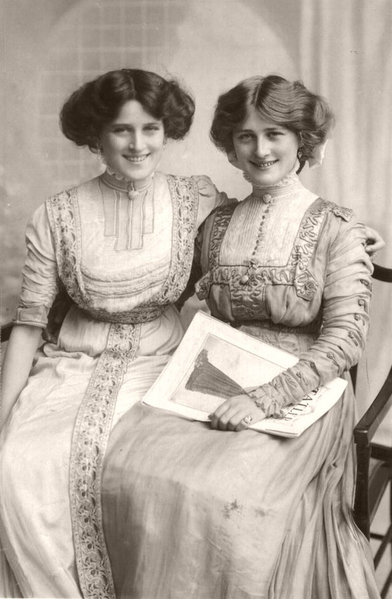 Dare Sisters: Phyllis and Zena (early 20th Century)