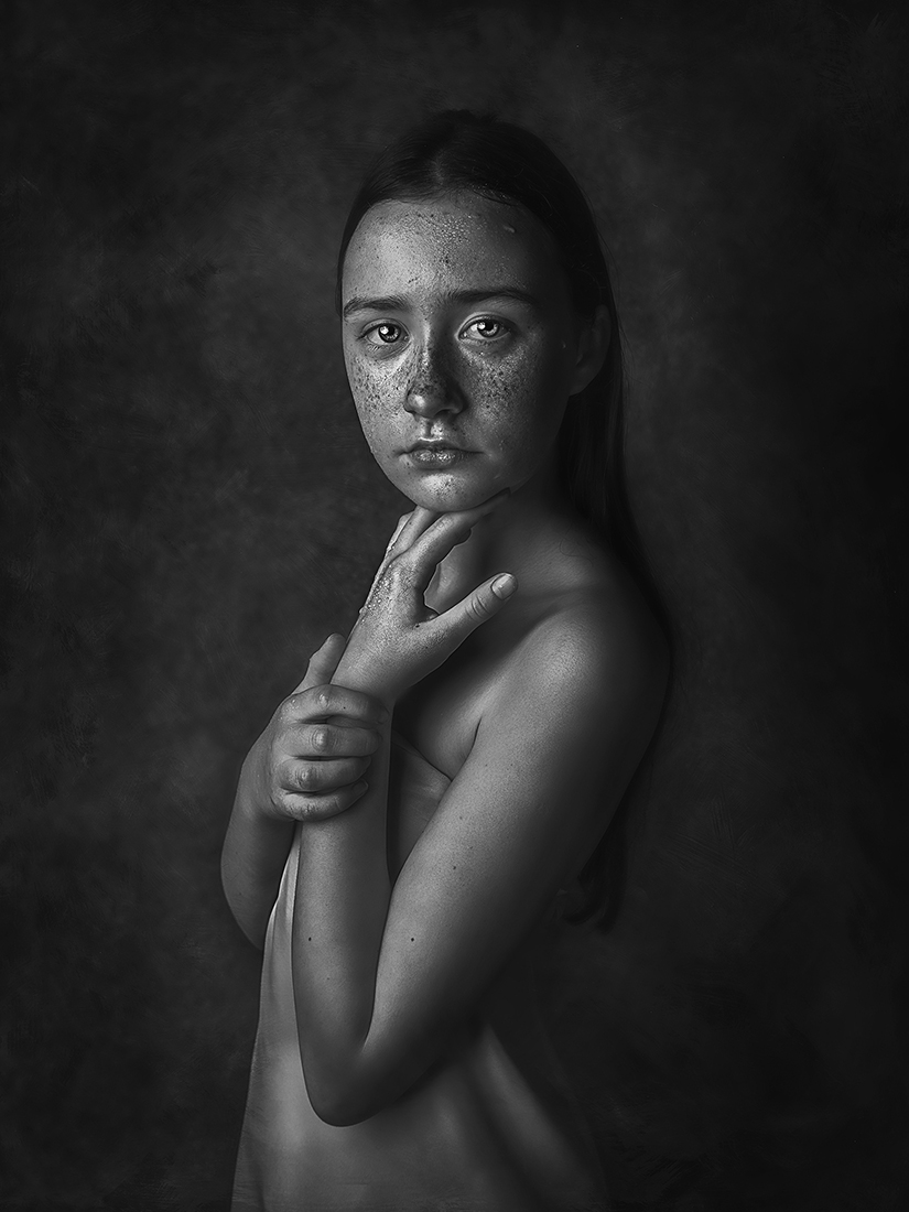 1ST PLACE – Black & White Portrait PHOTO of the Year 2019, Maja – Hanna Derecka
