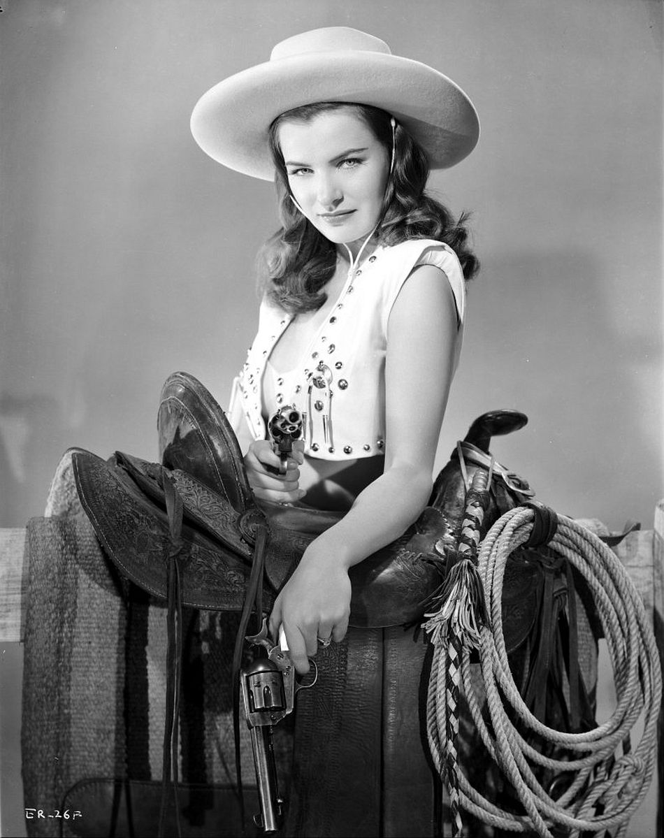 Hollywood actress Ella Raines (1940s)