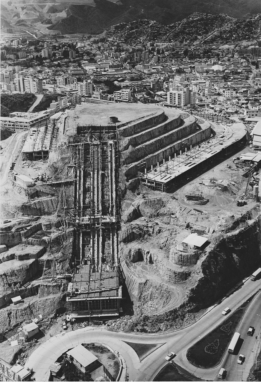 El Helicoide Construction (1950s)