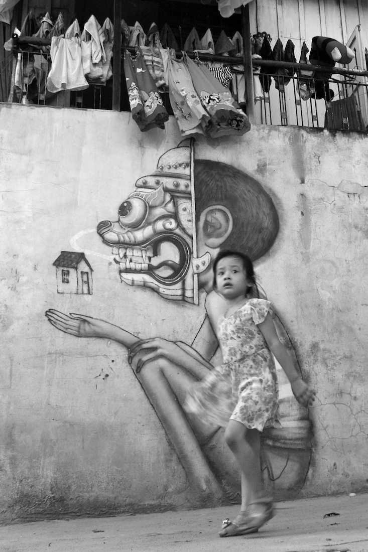 © Vincent de WILDE d'ESTMAEL: Ads and Street Art in Phnom Penh, Cambodia / MonoVisions Photography Awards 2019 winner