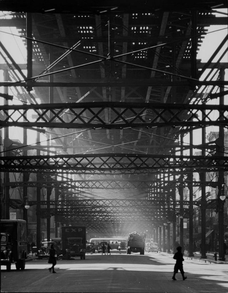 9th Avenue Elevated armature in Harlem, on 8th Avenue near 127th Street, 1940.