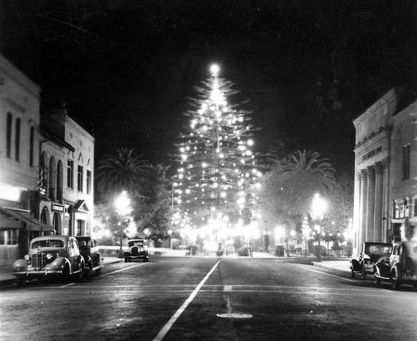 The Plaza in the town of Orange, CA Plaza, 1937.