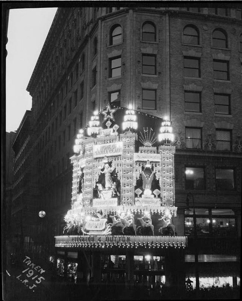 A view of the amazing Houghton & Dutton department store display in downtown Boston, 1915.