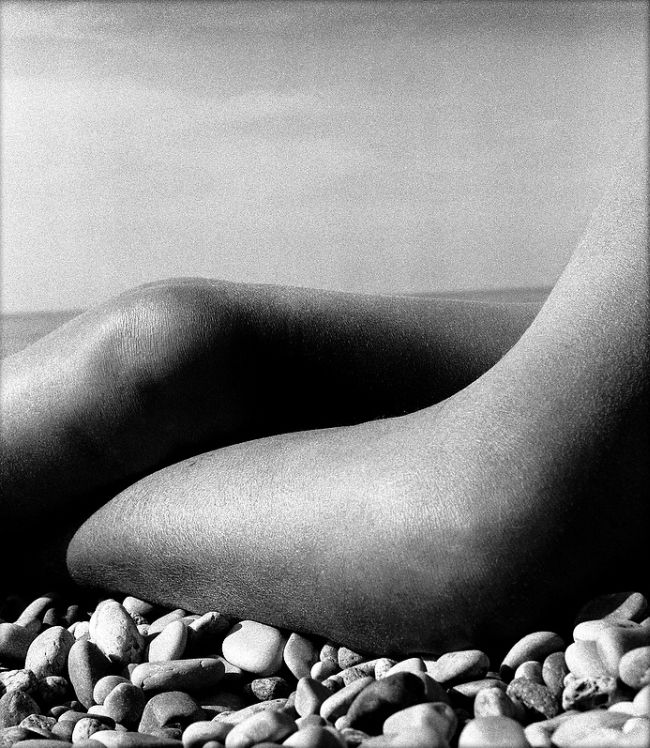 Nude, Baie des Anges, France, 1959 © Bill Brandt / courtesy of the Artist 