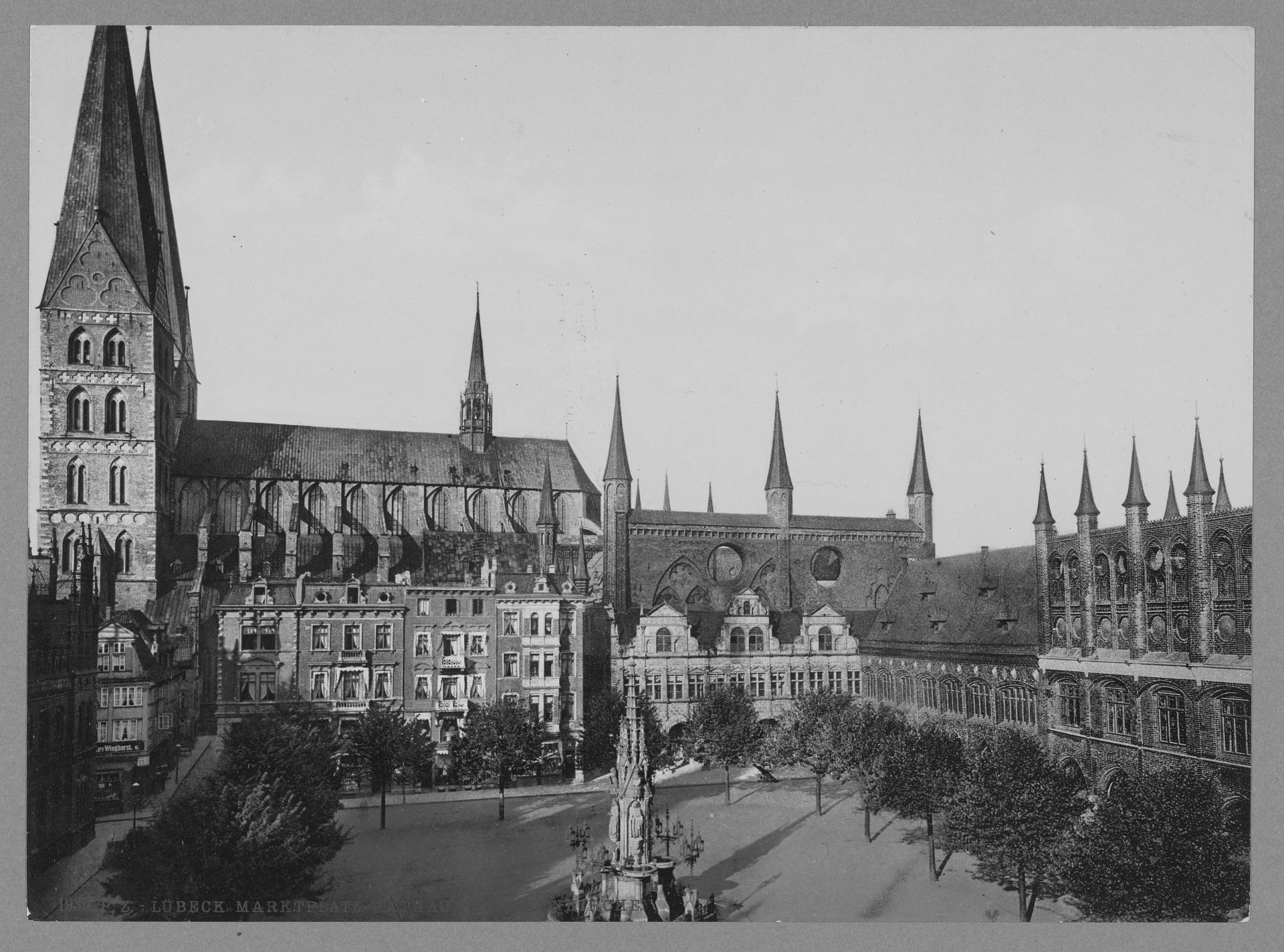 Lübeck. Marktplatz. Rathaus & Marienkirche (1890s)