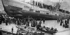 Vintage: WorldWar1 submarine U-118 at Hastings (1919)