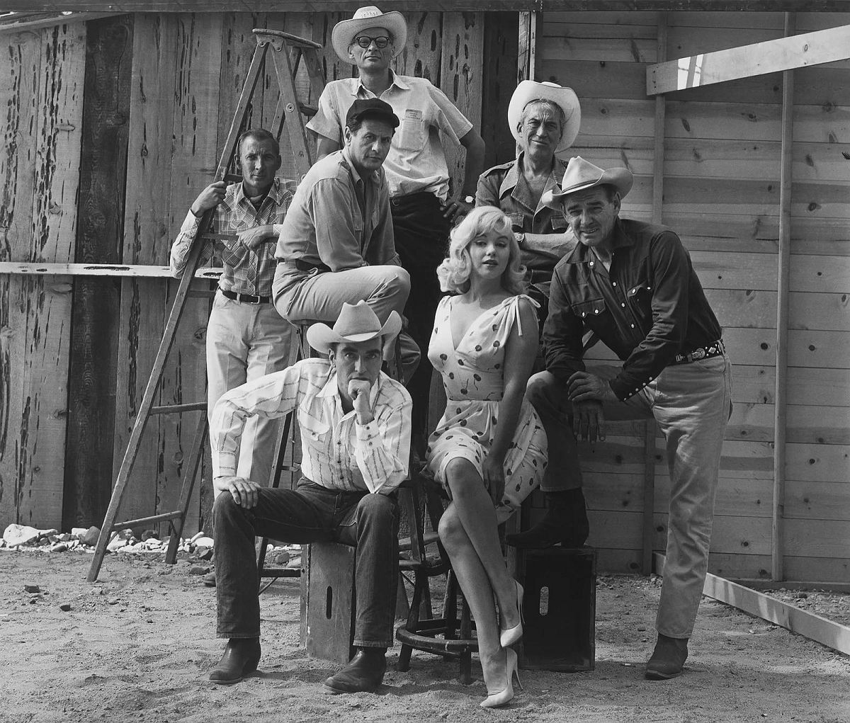 Elliott Erwitt John Huston, Marilyn Monroe, Clark Gable, Montgomery Clift, Eli Wallach and Arthur Miller on the set of "The Misfits", Reno, Nevada, USA 1960 © Elliott Erwitt / Magnum Photos