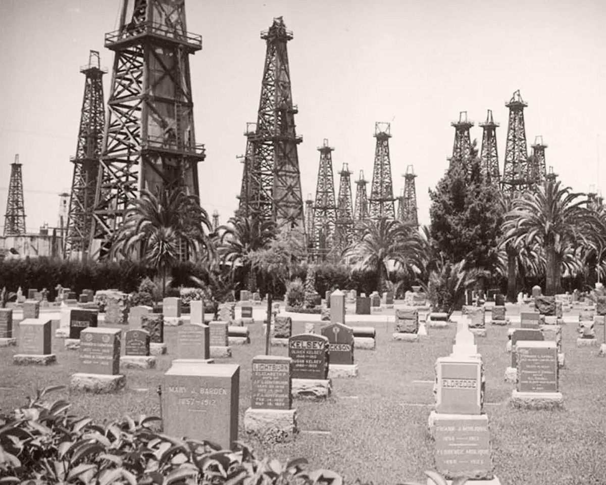 Sunnyside Cemetery in Long Beach. 1937.