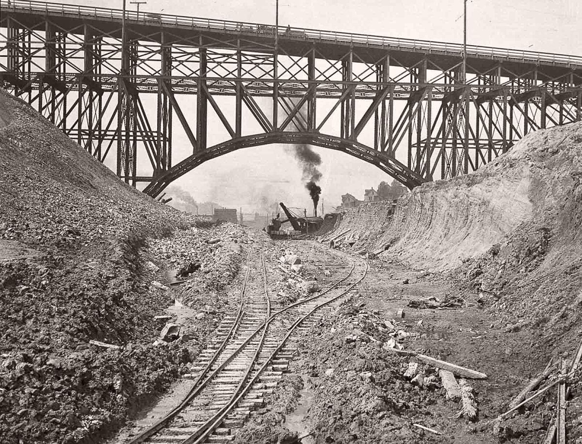 Steam shovels dig near the Jose P. Rizal bridge during the Dearborn regrade. 1912.