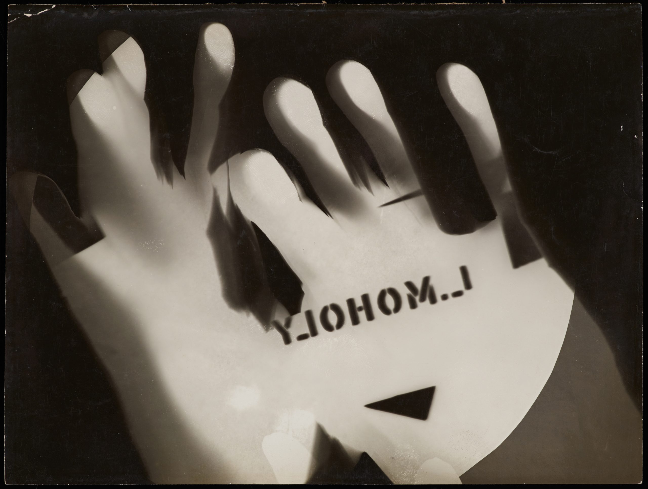 Untitled Photogram Hands 1925-1926 ©Estate of the Laszlo-Moholy-Nagy a Artists Rights Societ