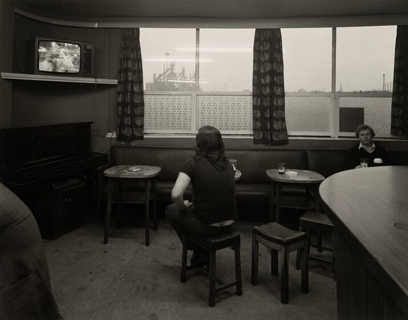 Graham Smith, The Queen’s Pub, Southbank, Middlesbrough, 1981, gelatin silver print, Alfred H. Moses and Fern M. Schad Fund, 2019.82.1
