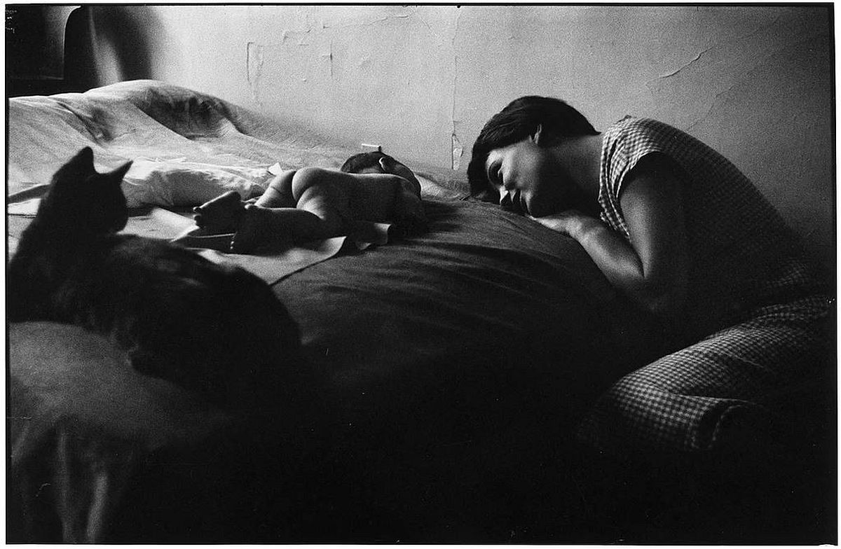 Elliott ErwittNew York City (Mother and Baby), 1953