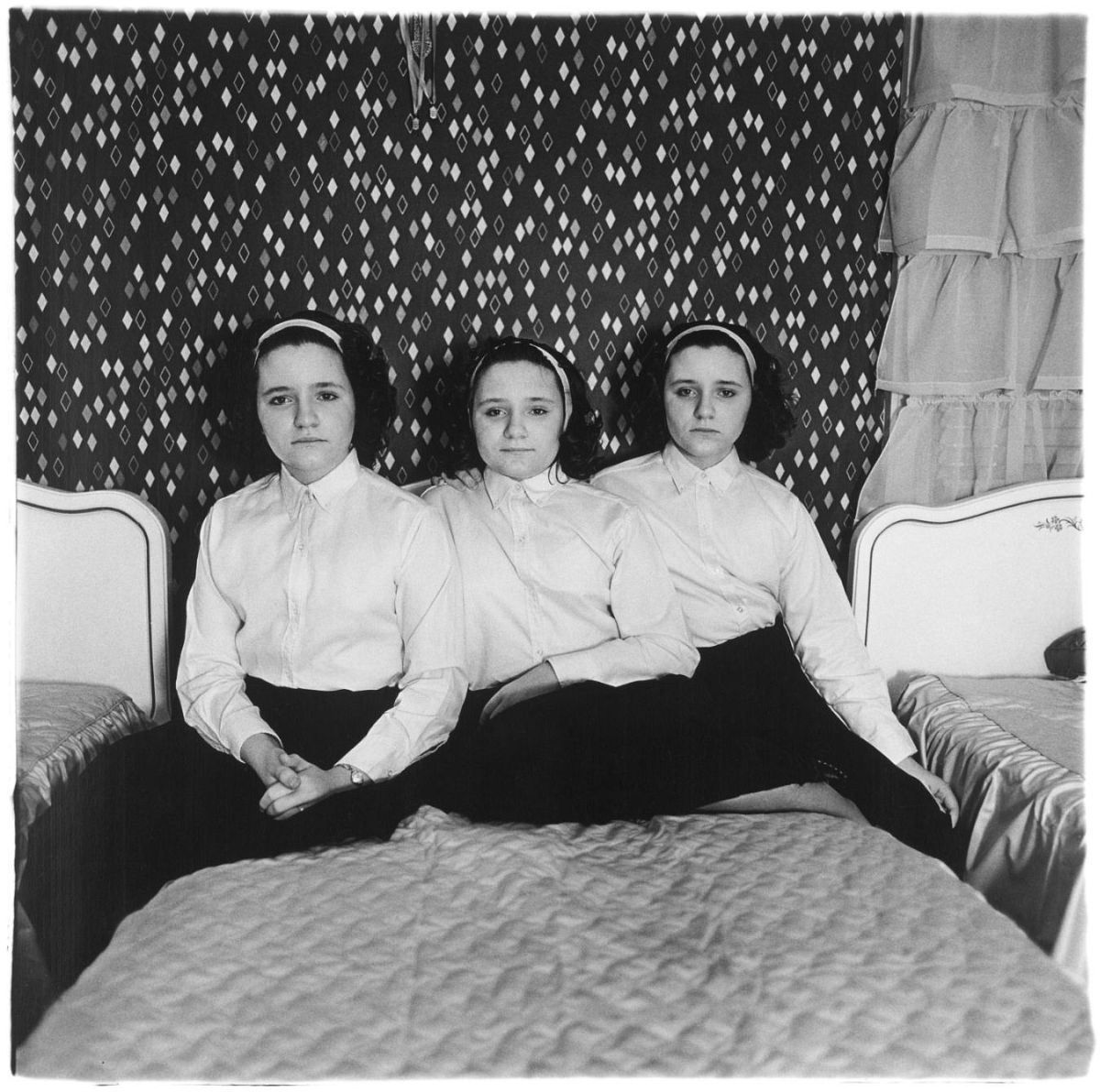Diane ArbusTriplets in their bedroom, N.J. 1963
© The Estate of Diane Arbus, Collection Maja Hoffmann/LUMA Foundation