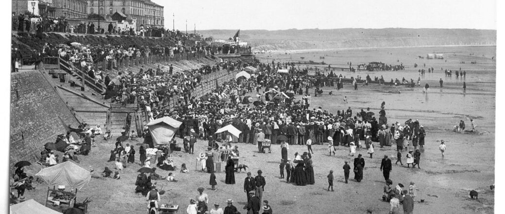 Vintage: Historic B&W Photos of Victorian-era Bridlington, England
