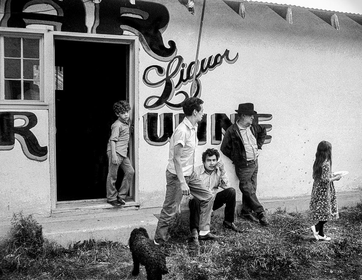 LYNN ADLER. Outside the bar, 1972